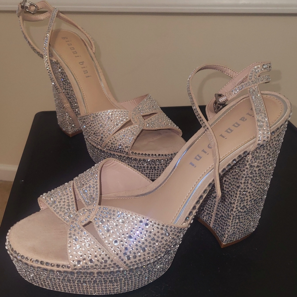 Gianni Bini Crystal Shoe